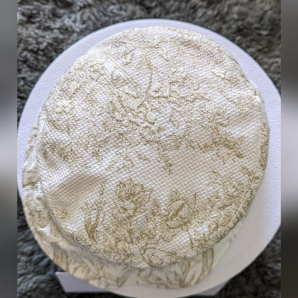 Christian Dior Bucket Hat. - Picture 9 of 11